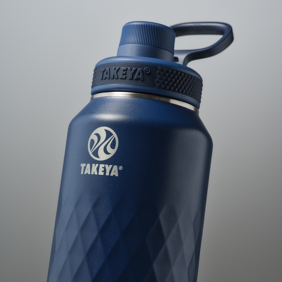 32oz Indigo Spout